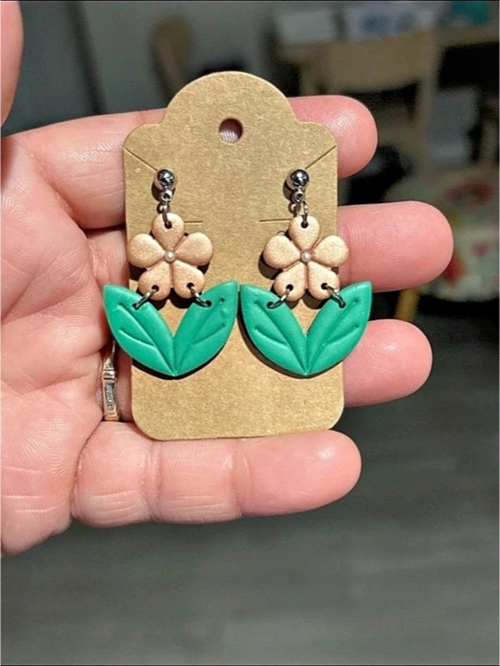Leaf & flower Earrings in Green & bronce